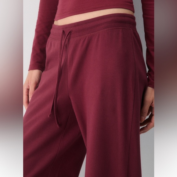 NWT Aritzia HomeStretch™ Smooth Mid-Rise Pant - Picture 2 of 9